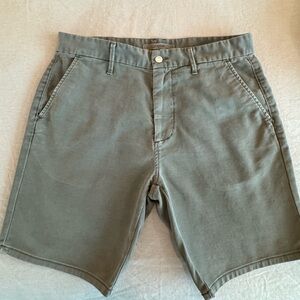Men’s 9” Brixton short from Joes Jeans in Army Green. Size 34